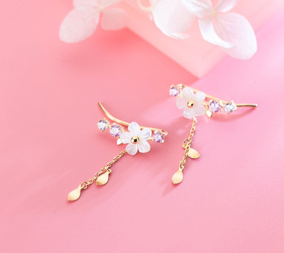 Shell Flower Short Flower Earrings