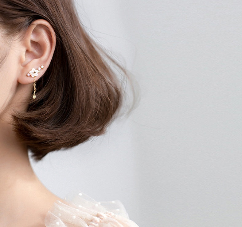 Shell Flower Short Flower Earrings