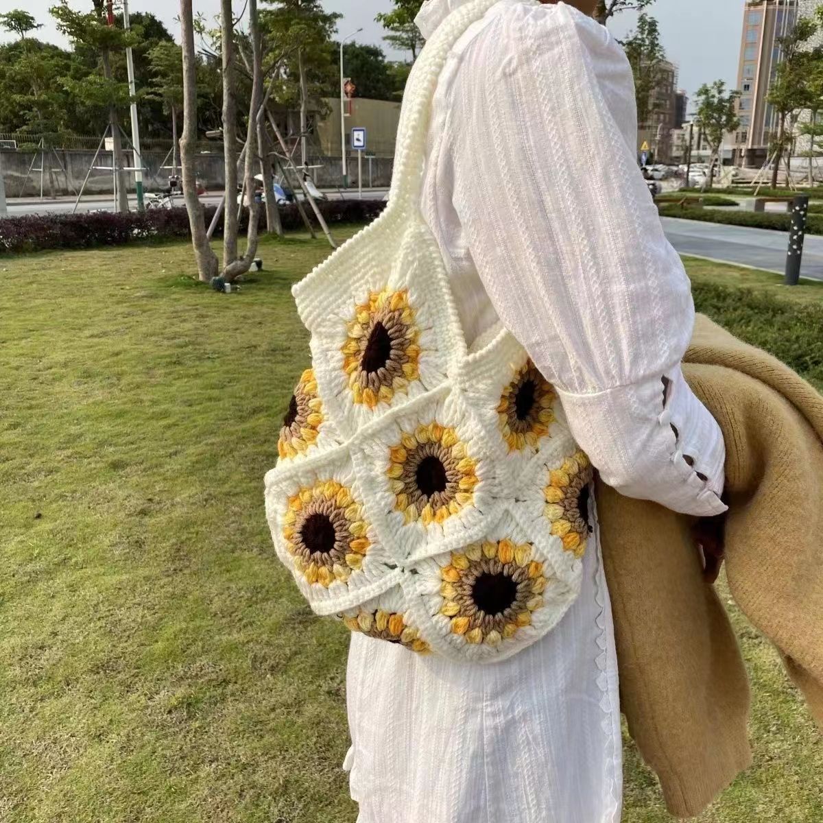 Hand-woven Bag Wool Crochet Cute Sunflower Since Shoulder Tote